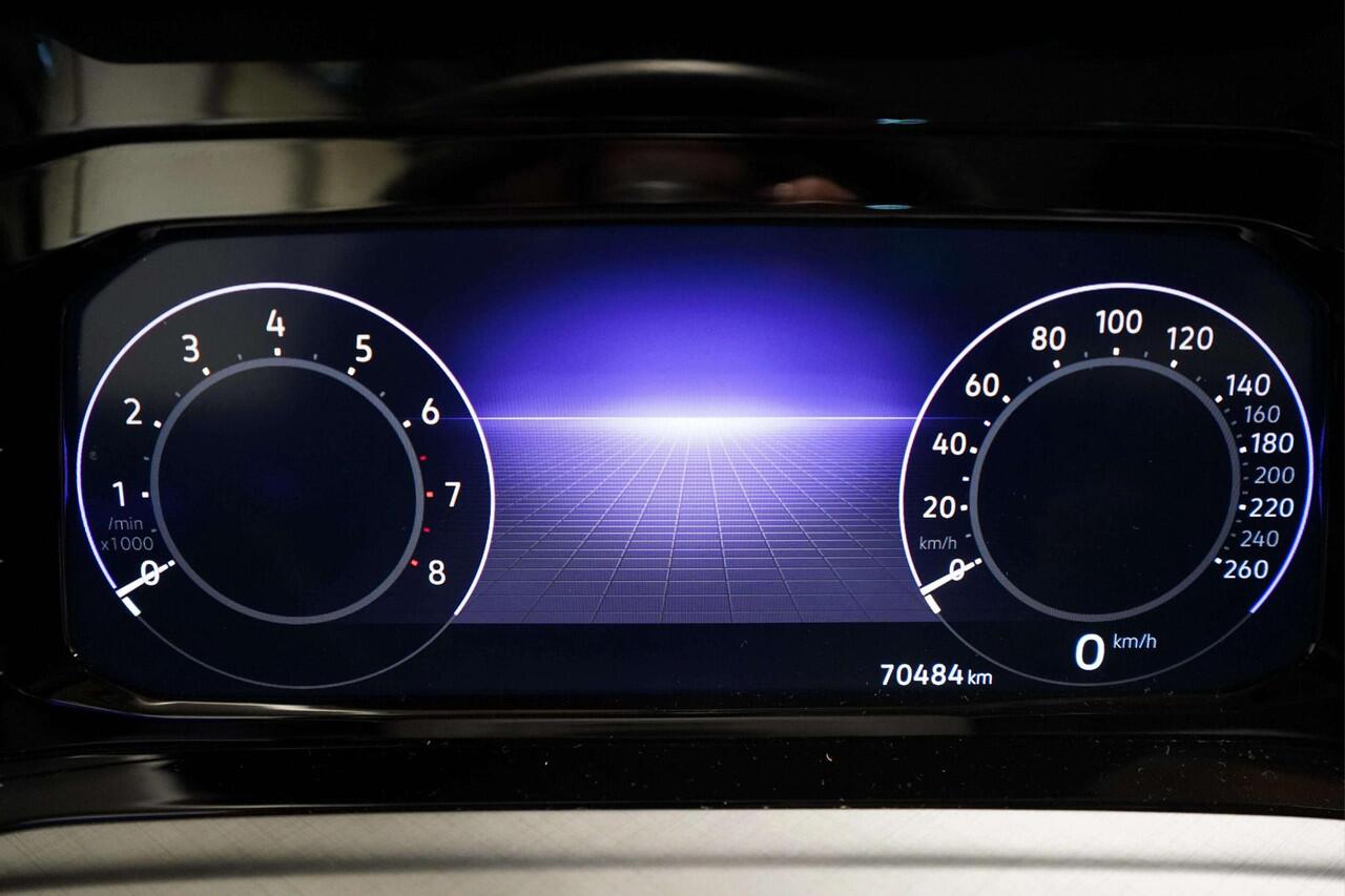 Volkswagen GOLF 1.0 TSI Life All-season | Stoel en stuurverwarming | Parkeersensoren | Adaptive Cruise | LED Verlichting