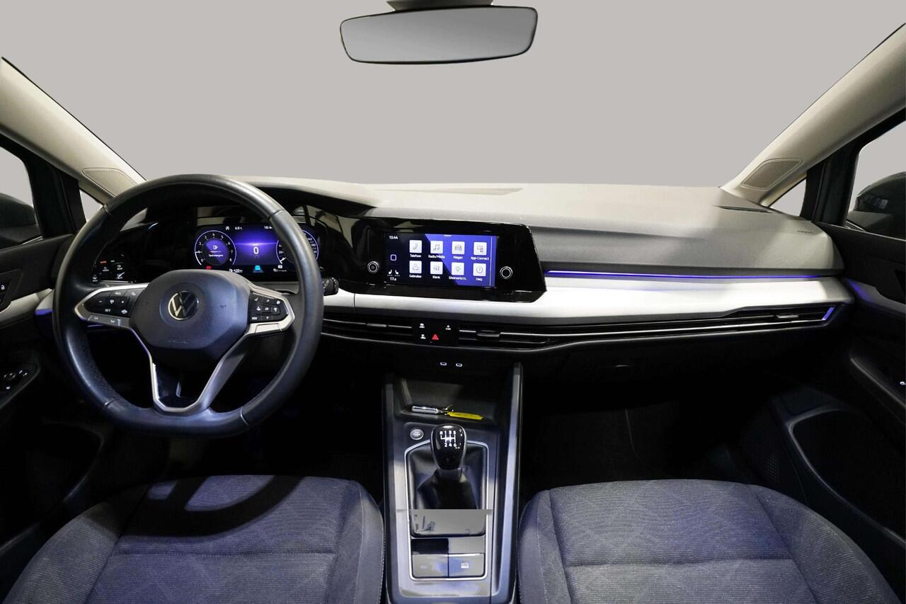 Volkswagen GOLF 1.0 TSI Life All-season | Stoel en stuurverwarming | Parkeersensoren | Adaptive Cruise | LED Verlichting