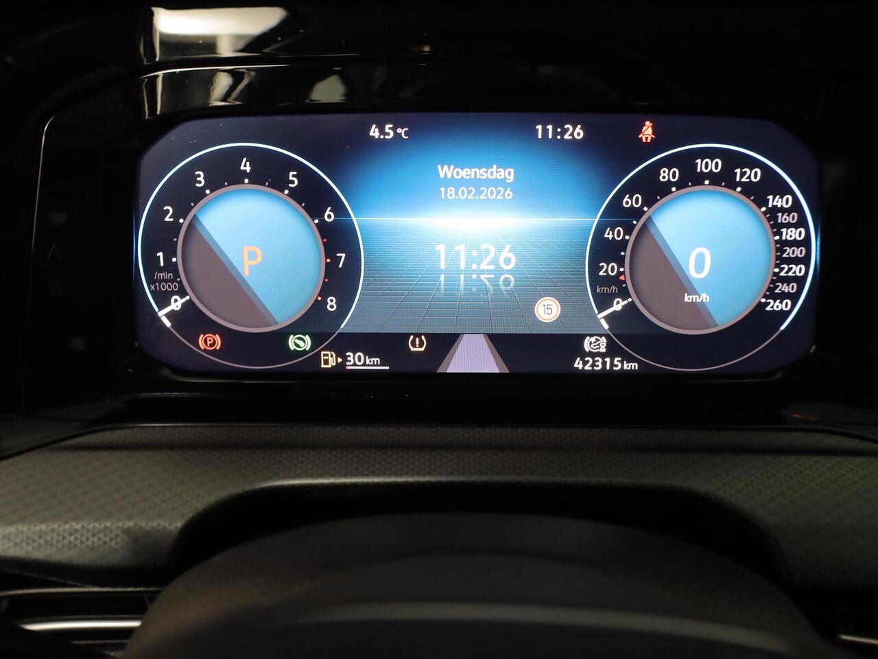 Volkswagen GOLF 1.0 eTSI Life Active 110 pk Automaat (DSG) | Navigatie | Parkeersensoren (Park assist) | Achteruitrijcamera | Stoelverwarming | Autom. airco (3 zones) |