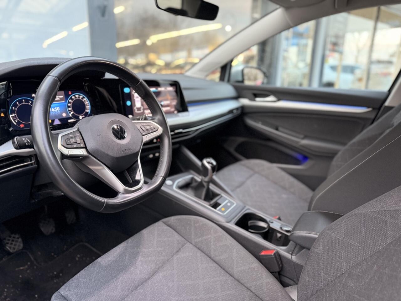 Volkswagen GOLF 1.0 TSI Life | Navi | Camera | Adaptive cruise