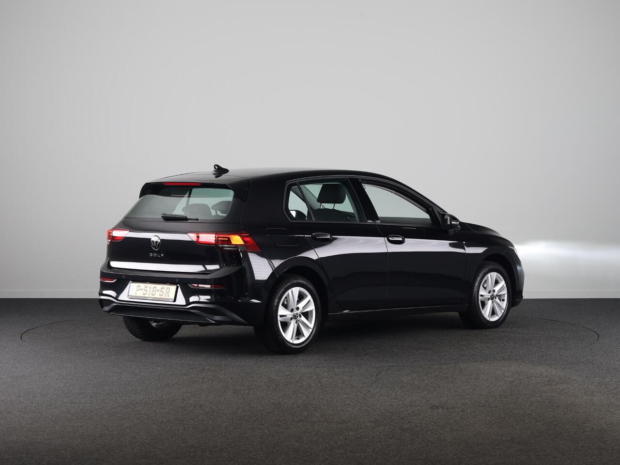 Volkswagen GOLF 1.0 TSI Life 110 pk | Navigatie | Parkeersensoren | Adaptieve cruise control | LED koplampen | Apple Carplay/Android Auto |