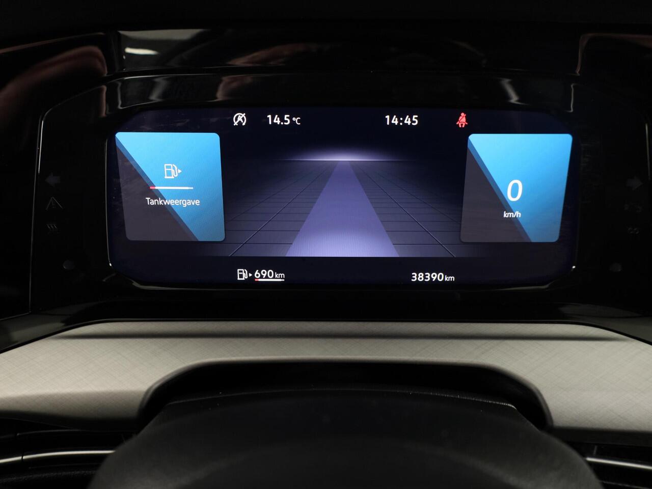 Volkswagen GOLF 1.0 TSI Life 110 pk | Navigatie | Parkeersensoren | Adaptieve cruise control | LED koplampen | Apple Carplay/Android Auto |