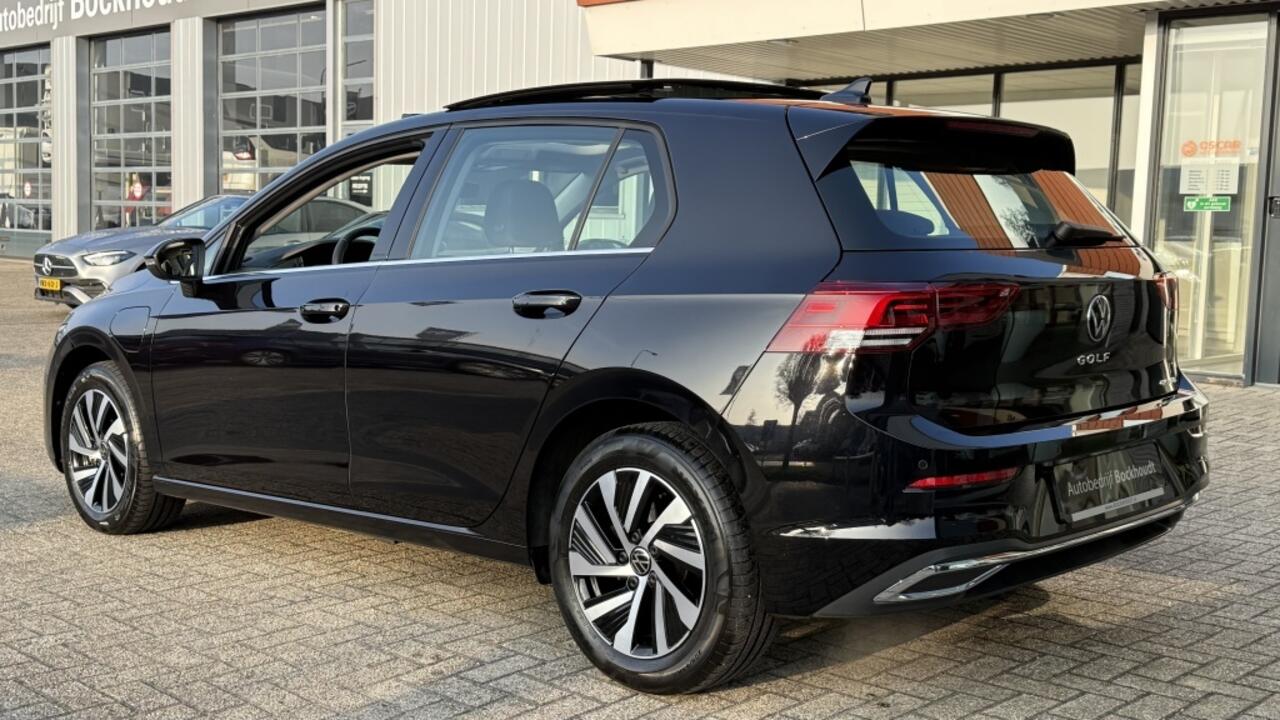 Volkswagen GOLF 1.4 eHybrid Style | Panoramdak | Sfeerverlichting | Navigatie