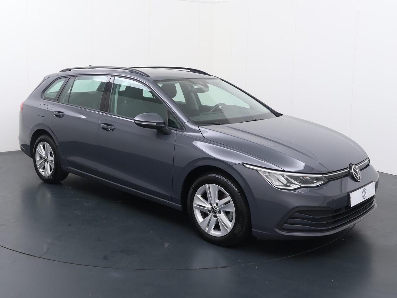 Volkswagen GOLF Variant 1.0 TSI Life | 110 PK | Achteruitrijcamera | Navigatiesysteem | Adaptive cruise control |