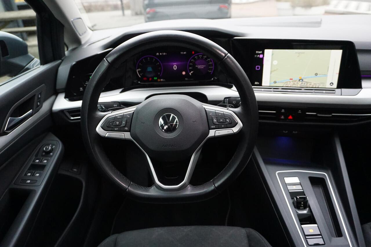 Volkswagen GOLF Variant 1.0 eTSI Life | PANO | H&K