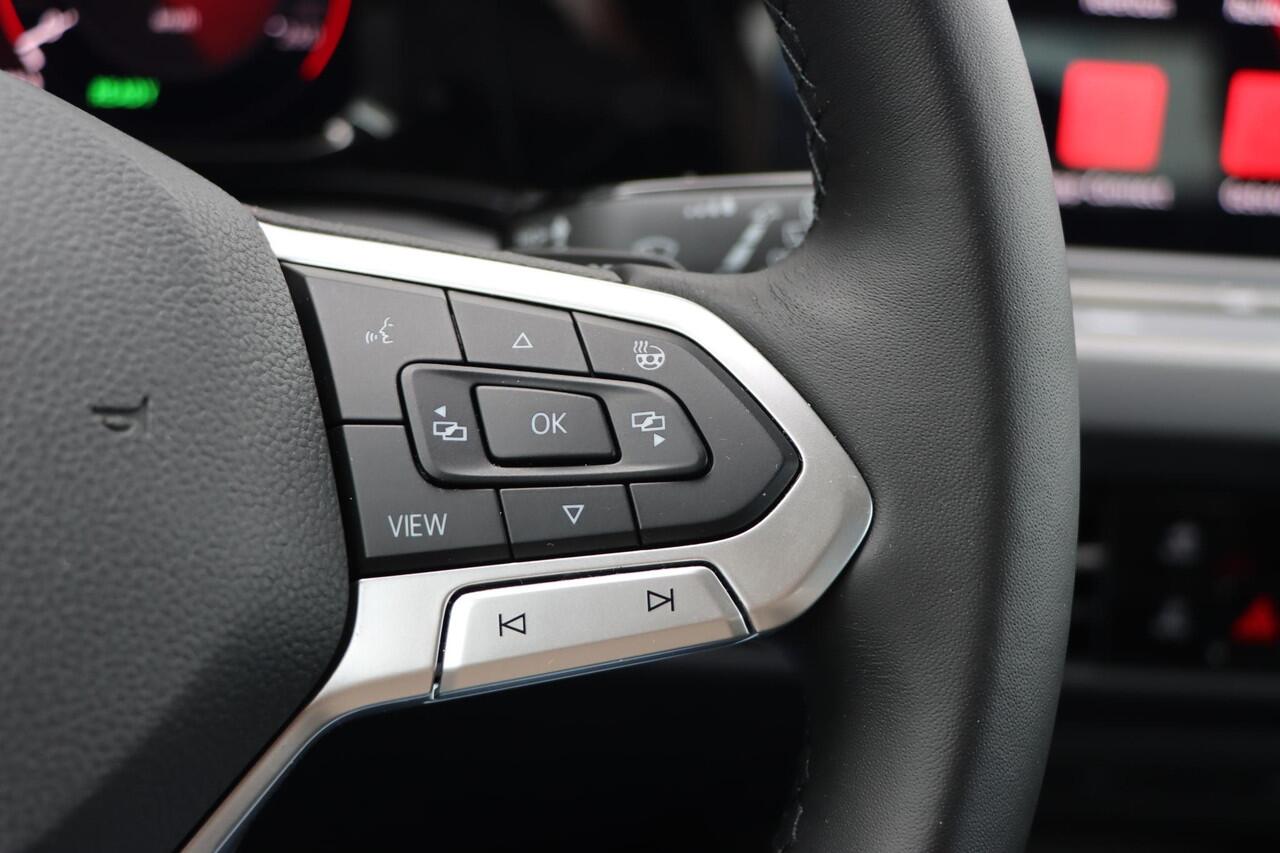 Volkswagen GOLF 1.4 eHybrid Style 204pk DSG6 | Memory/massagestoelen | Stuur/Stoelverwarming | Navigatie | Carplay