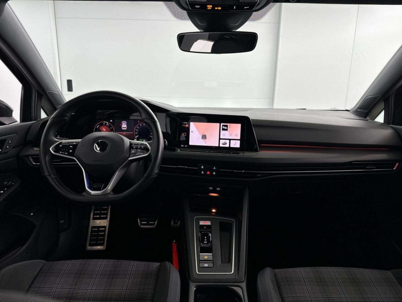 Volkswagen GOLF 1.4 eHybrid GTE 245 PK | Adaptieve Cruise Control | Sportstoelen | Apple Carplay/Android Auto
