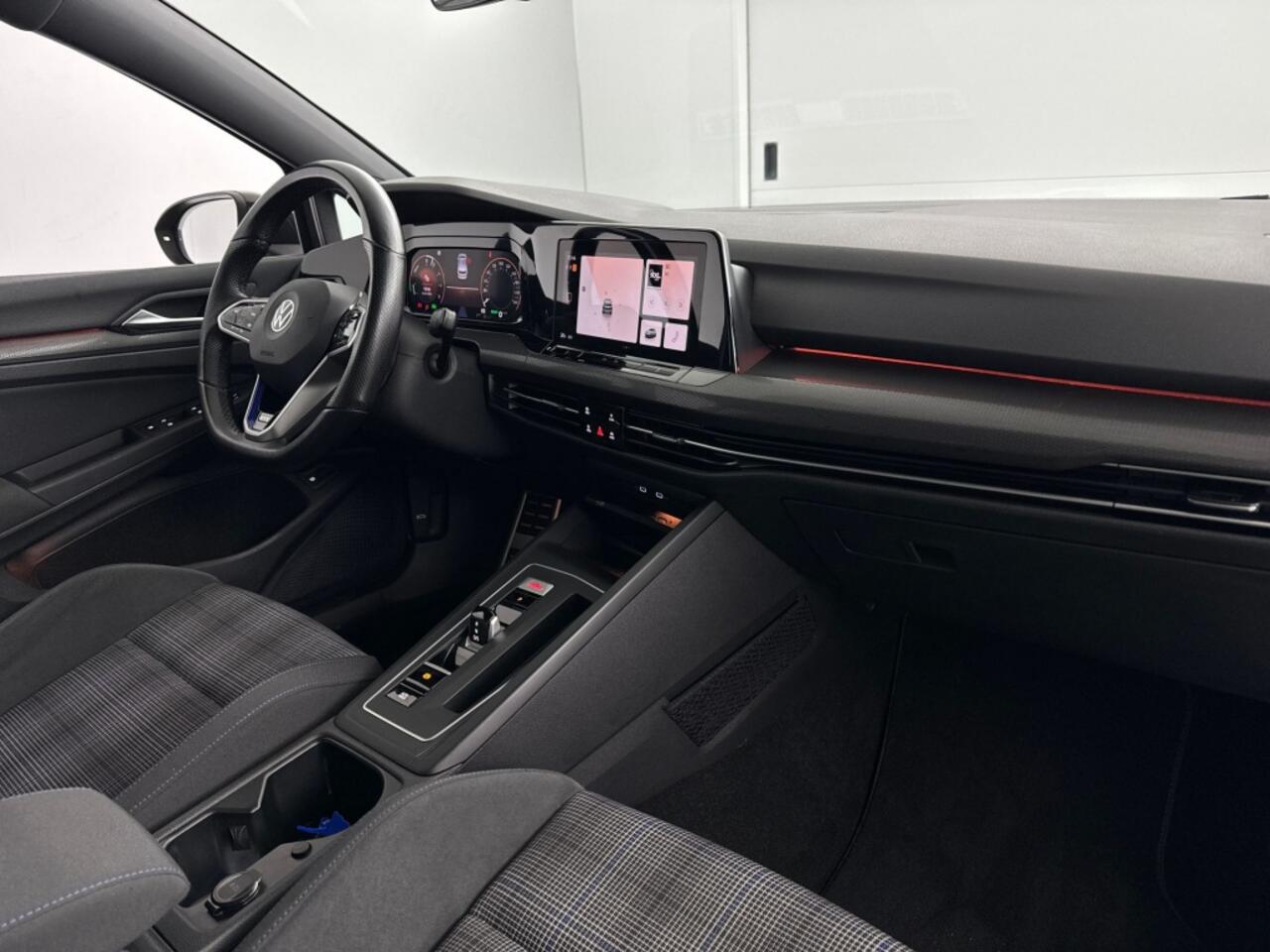 Volkswagen GOLF 1.4 eHybrid GTE 245 PK | Adaptieve Cruise Control | Sportstoelen | Apple Carplay/Android Auto