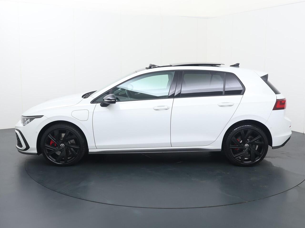 Volkswagen GOLF 1.4 eHybrid GTE | 245 PK | SoH 91% | Trekhaak | Panoramadak | Matrix LED koplampen | Apple Carplay/Android Auto |