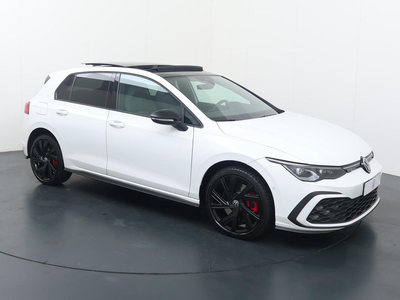 Volkswagen GOLF 1.4 eHybrid GTE | 245 PK | SoH 91% | Trekhaak | Panoramadak | Matrix LED koplampen | Apple Carplay/Android Auto |