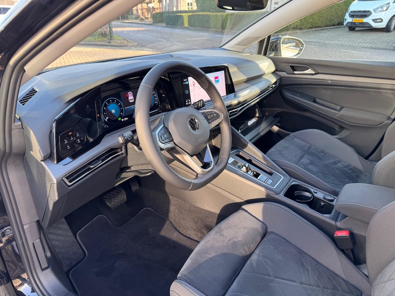 Volkswagen GOLF 1.5 eTSI Style | DSG | LED | Trekhaak | ACC | Navi | App-Conn. | Camera