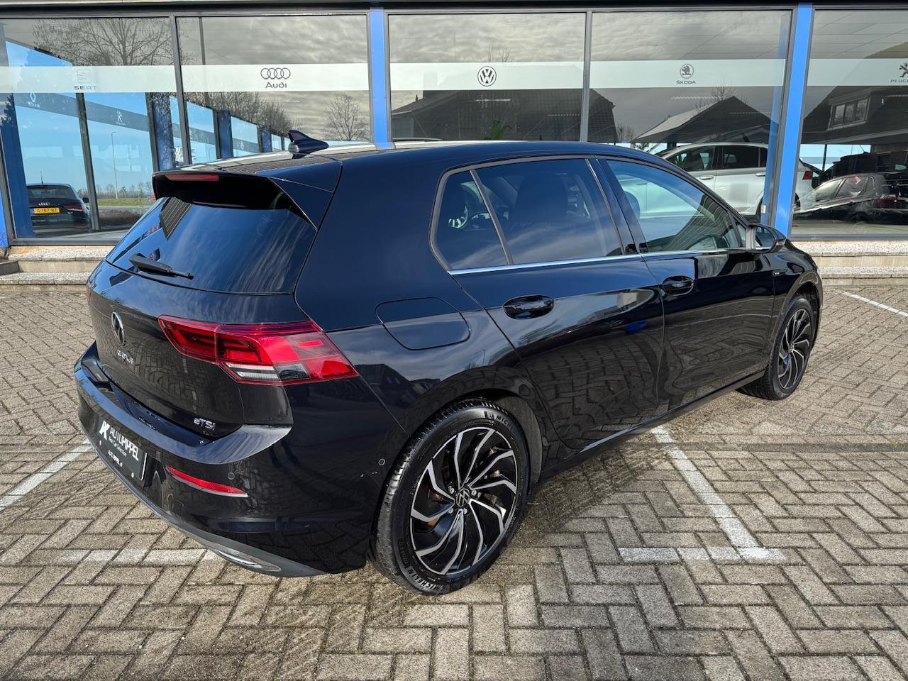 Volkswagen GOLF 1.5 eTSI Style | DSG | LED | Trekhaak | ACC | Navi | App-Conn. | Camera