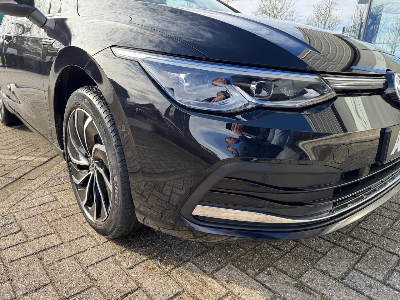 Volkswagen GOLF 1.5 eTSI Style | DSG | LED | Trekhaak | ACC | Navi | App-Conn. | Camera