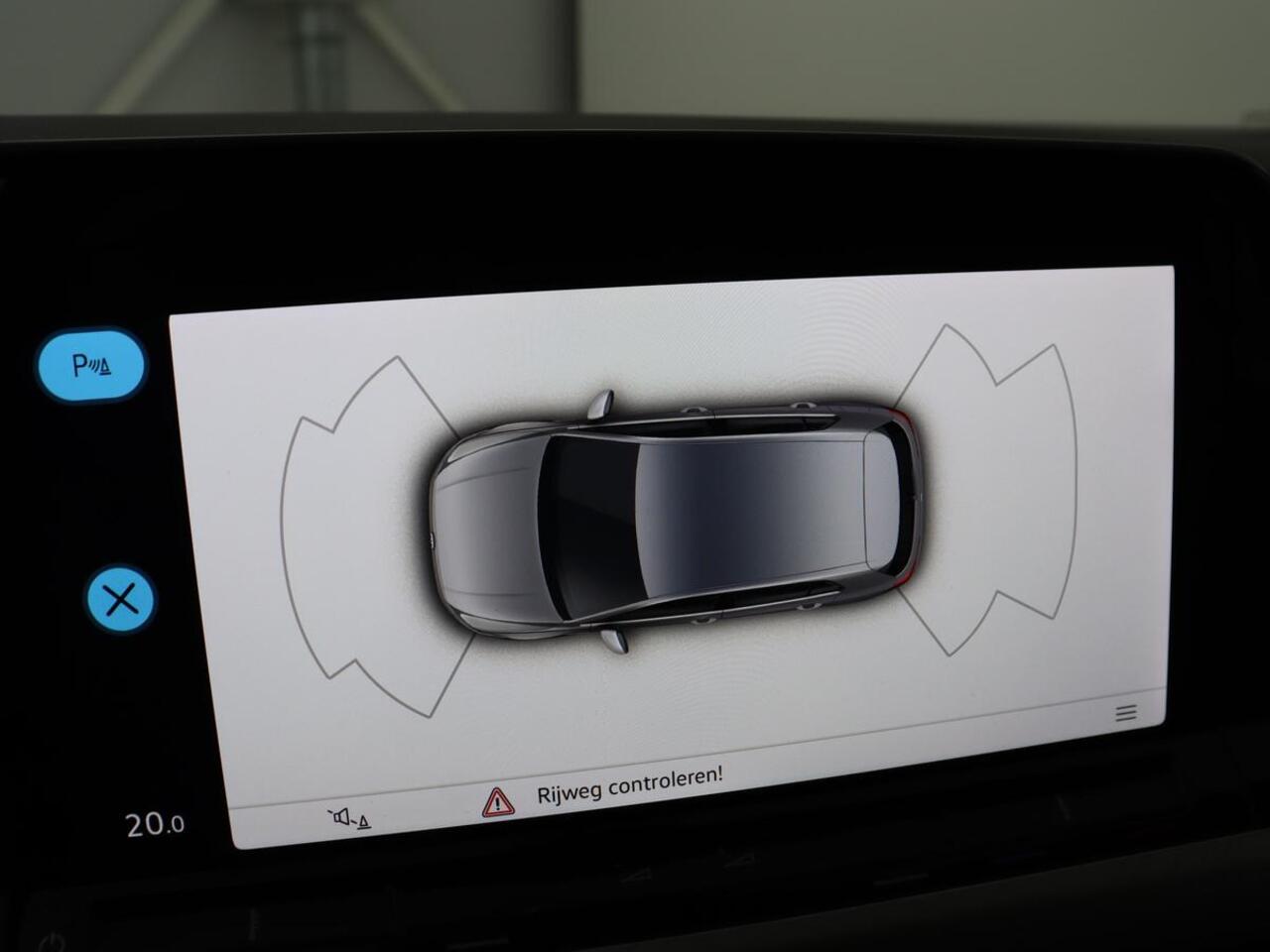 Volkswagen GOLF 1.0 TSI Life | Carplay | Sfeerverlichting | Adaptive cruise | Navigatie | Parkeerhulp | Climate control | Full LED | Bluetooth