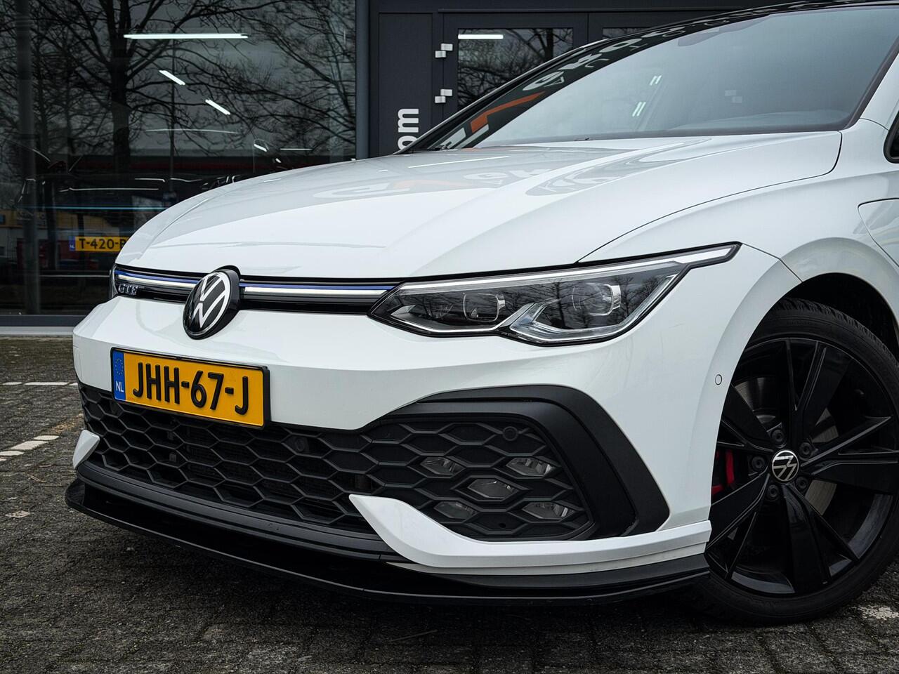 Volkswagen GOLF 1.4 eHybrid GTE |GTI Look|Pano|Head-Up|Keyless|Camera|Carplay