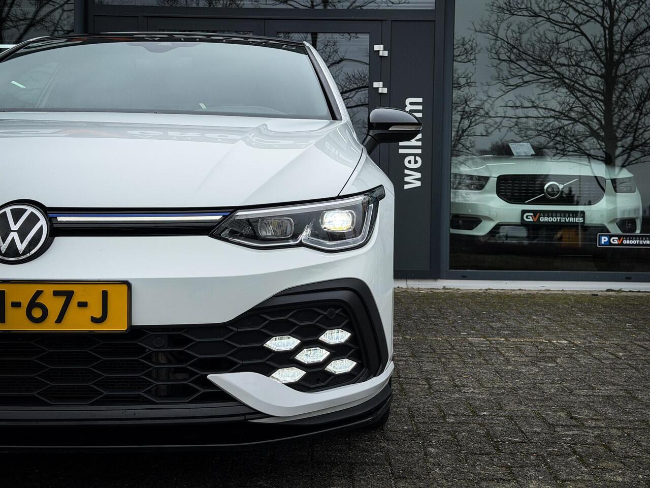 Volkswagen GOLF 1.4 eHybrid GTE |GTI Look|Pano|Head-Up|Keyless|Camera|Carplay