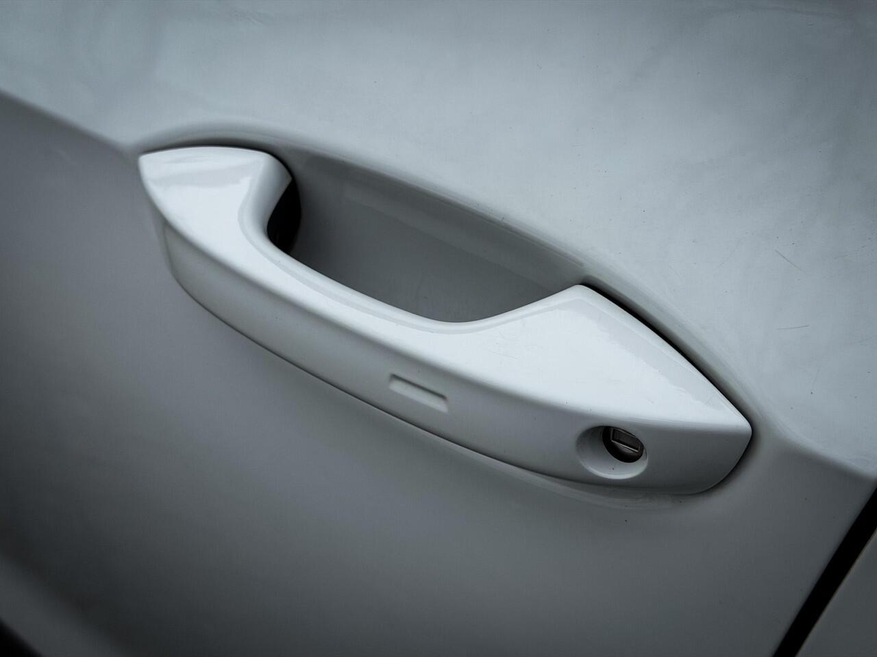 Volkswagen GOLF 1.4 eHybrid GTE |GTI Look|Pano|Head-Up|Keyless|Camera|Carplay