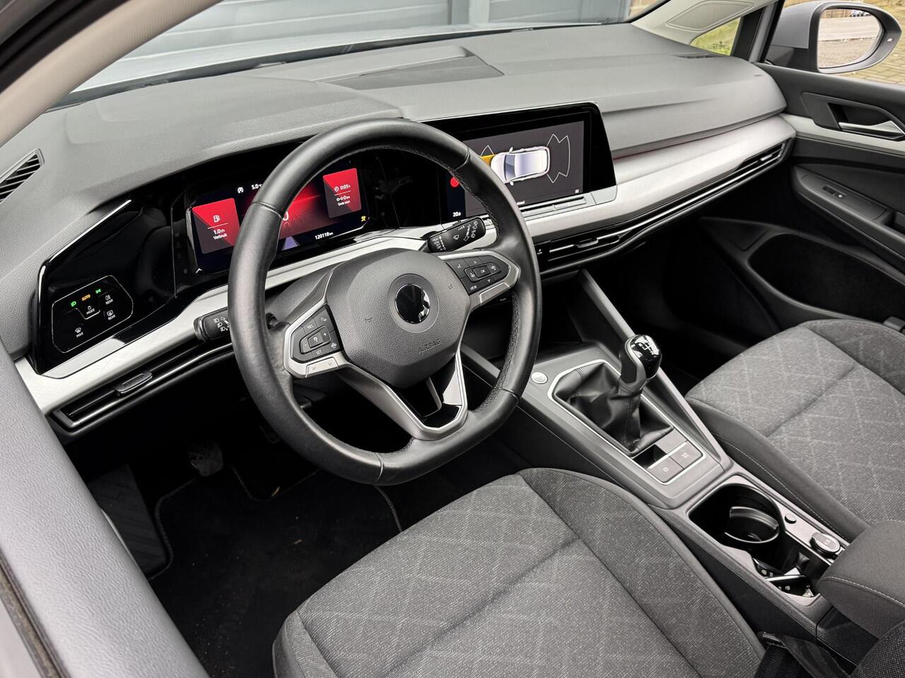 Volkswagen GOLF 1.0 TSI LIFE I ADAPTIVE CRUISE CONTROL I SFEERVERLICHTING I 17" LICHT METALEN VELGEN