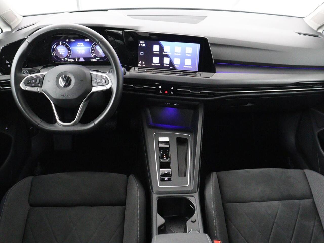 Volkswagen GOLF 1.4 eHybrid Style | Head-Up | Stoelverwarming | Trekhaak | Sfeerverlichting | Massage | Camera | Keyless | Matrix LED | Carplay | Adaptive cruise | Memory | Climate control | PHEV | Plug In