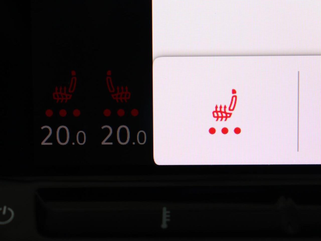 Volkswagen GOLF 1.4 eHybrid Style | Head-Up | Stoelverwarming | Trekhaak | Sfeerverlichting | Massage | Camera | Keyless | Matrix LED | Carplay | Adaptive cruise | Memory | Climate control | PHEV | Plug In