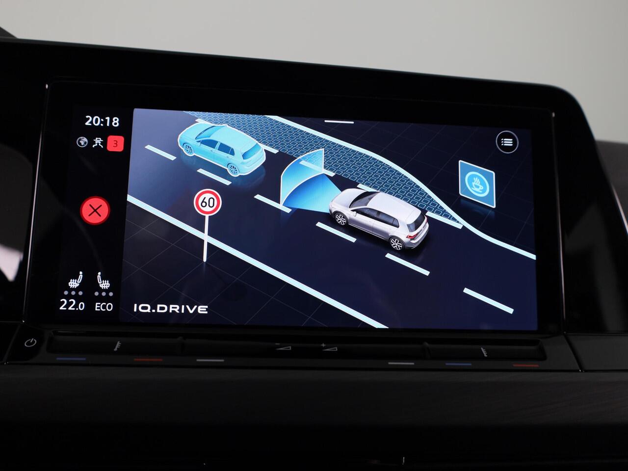 Volkswagen GOLF 1.4 eHybrid Style 204 pk Automaat (DSG) | Navigatie | Parkeersensoren | Autom. airco (3 zones) | Stoelverwarming | LED koplampen |