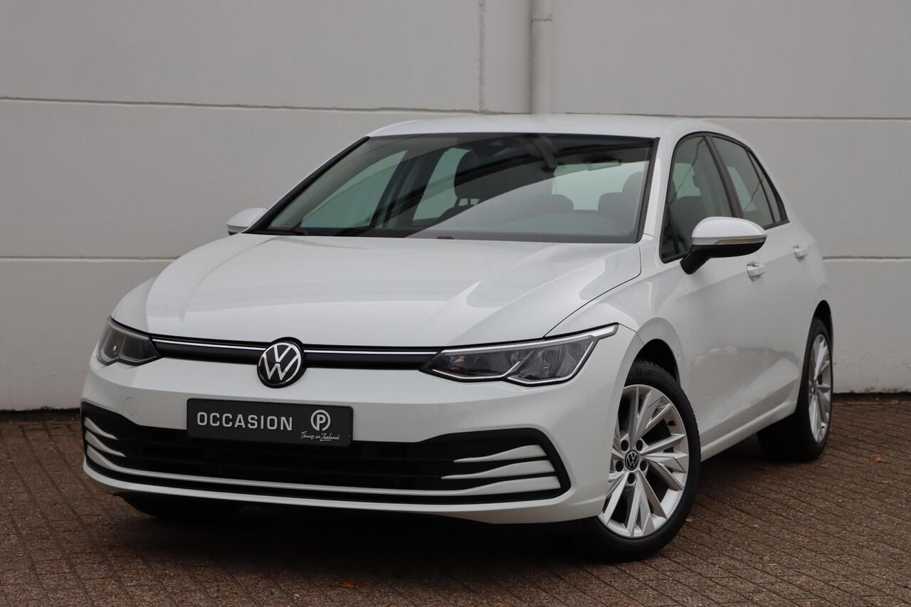 Volkswagen GOLF 1.5 TSI Life 130pk Stoelverwarming | Stuurverwarming | Carplay | IQ. Drive