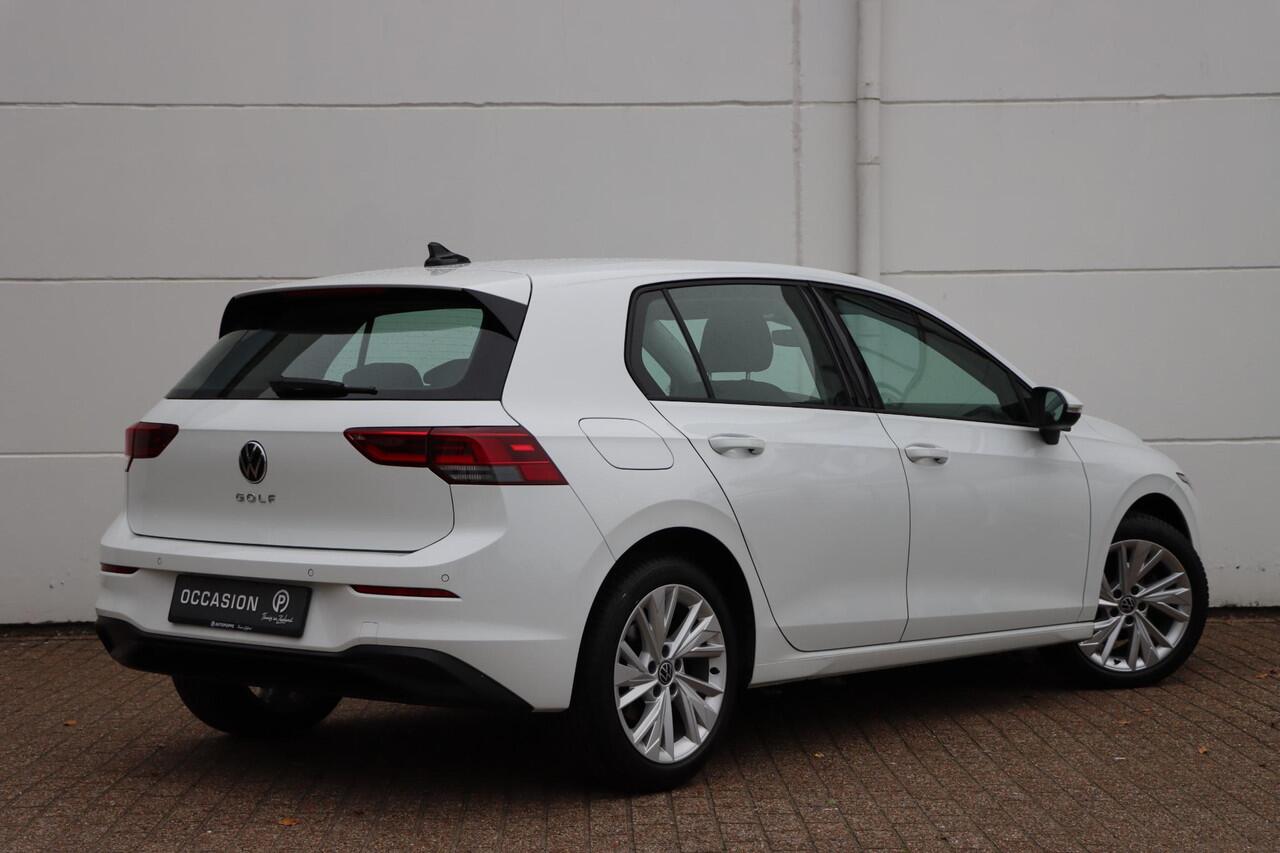 Volkswagen GOLF 1.5 TSI Life 130pk Stoelverwarming | Stuurverwarming | Carplay | IQ. Drive