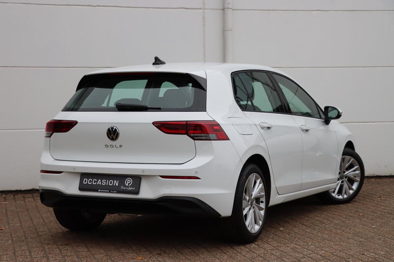 Volkswagen GOLF 1.5 TSI Life 130pk Stoelverwarming | Stuurverwarming | Carplay | IQ. Drive