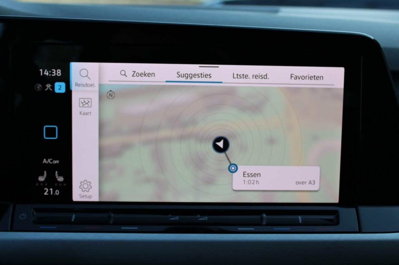 Volkswagen GOLF 1.5 TSI LIFE Bus. Autom. Navi+ Climate DAB Apple Car Trekhaak hydr.