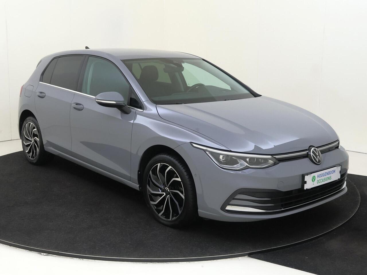 Volkswagen GOLF 1.4 eHybrid Style | SoH 91% | Trekhaak | Head-up display | Parkeerassistent | Adaptieve cruise control | Dodehoek detectie | Keyless | CarPlay | Stoel- en stuurwielverwarming |