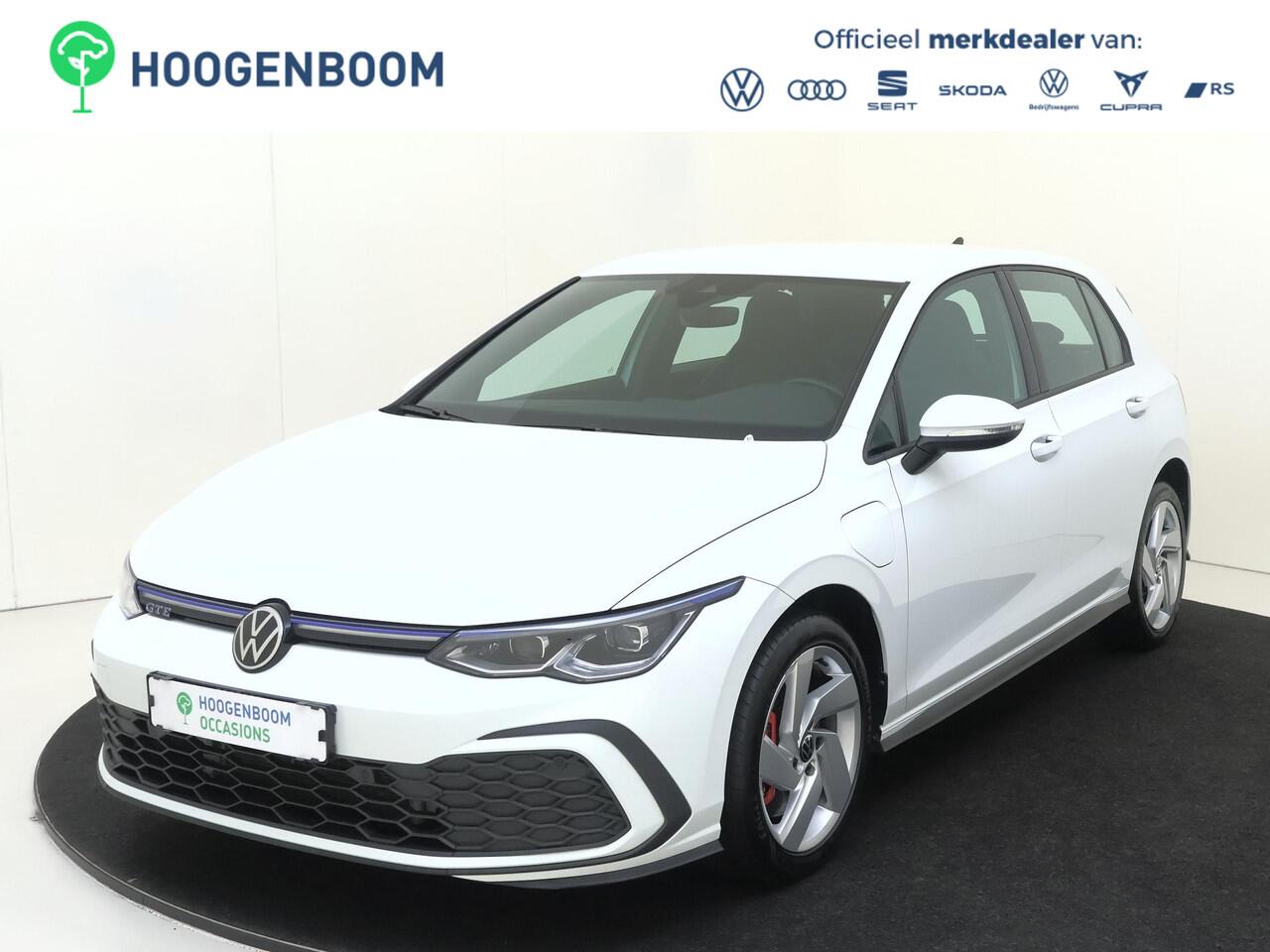 Volkswagen GOLF 1.4 eHybrid GTE | SoH 99% | Trekhaak | LED matrix verlichting | Dodehoek detectie | Adaptieve cruise control | Stoel- en stuurwielverwarming | Navigatie | CarPlay |
