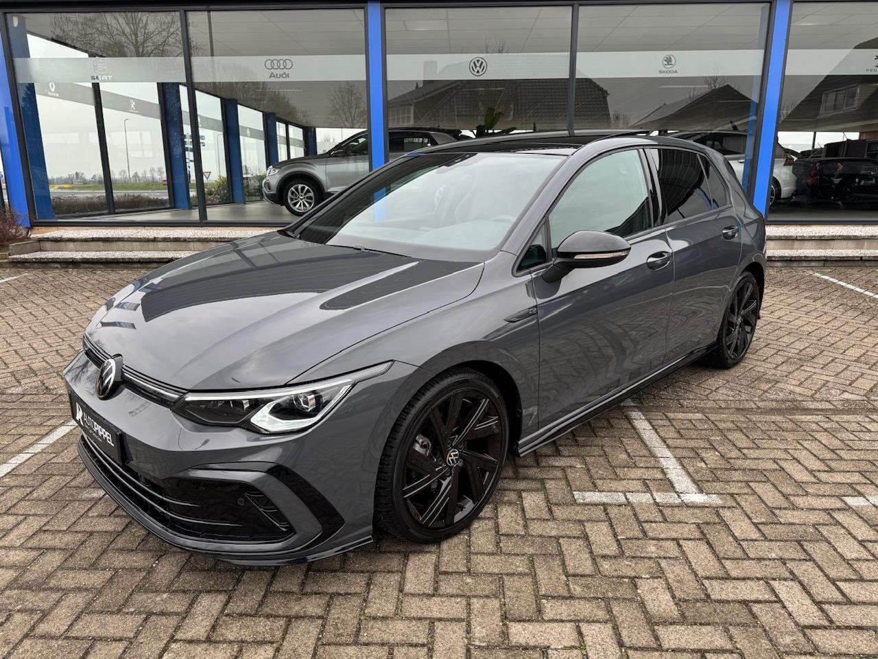 Volkswagen GOLF 1.5 eTSI R-Line DSG | Panodak | IQ.light | LMV18" | NAVI | 1e eig. | Mooi !