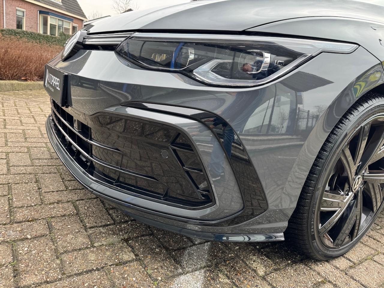 Volkswagen GOLF 1.5 eTSI R-Line DSG | Panodak | IQ.light | LMV18" | NAVI | 1e eig. | Mooi !