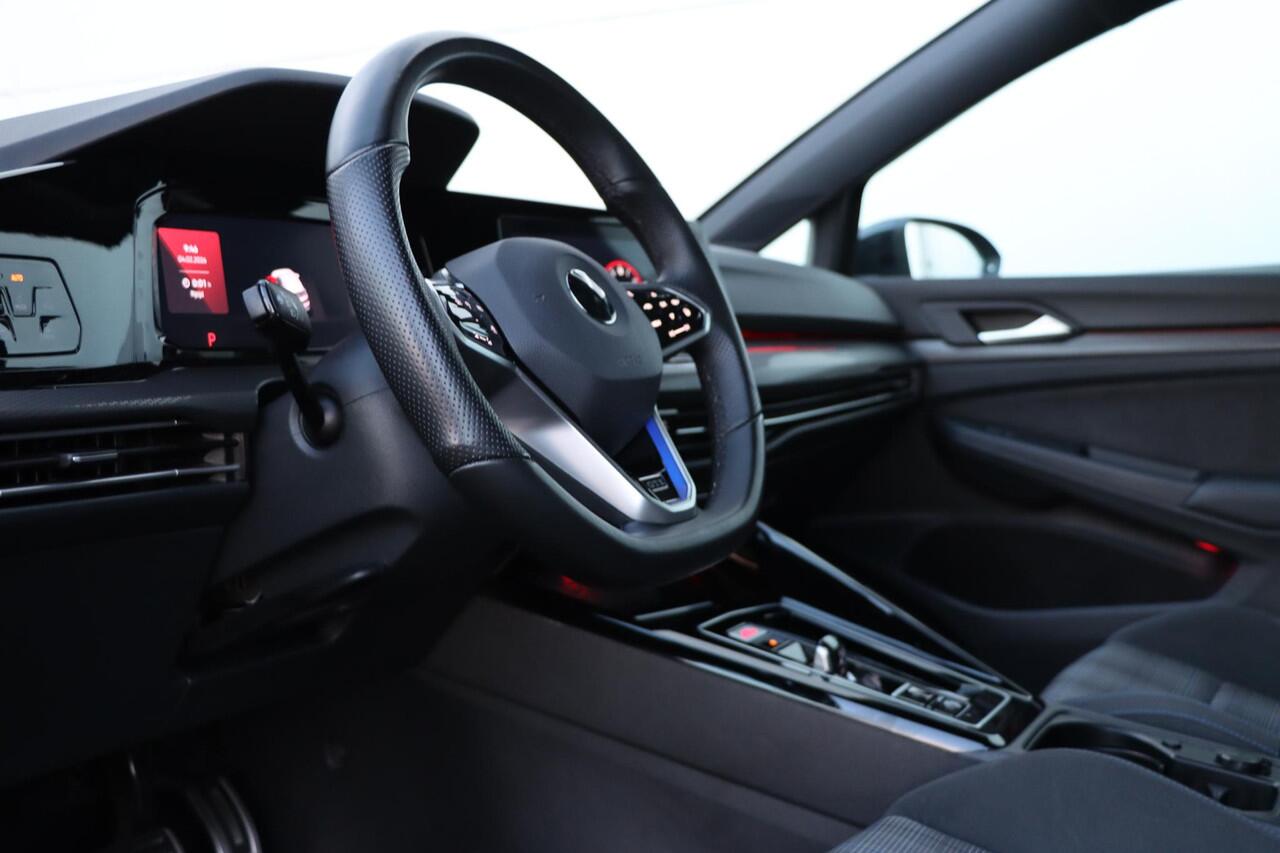 Volkswagen GOLF 1.4 TSI eHybrid 245pk DSG6 | Trekhaak | Voor+Achterstoelverwarming | Stuurverwarming | Camera