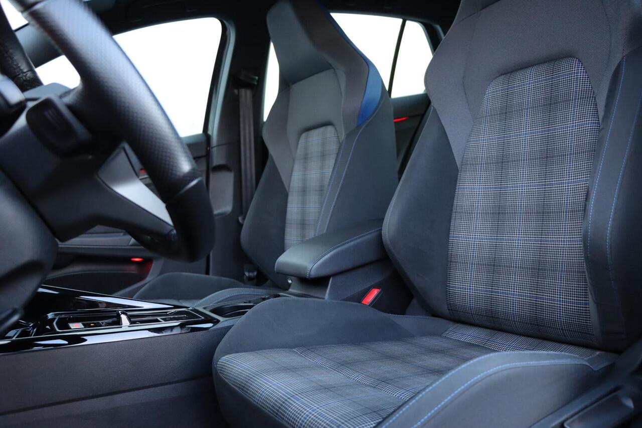 Volkswagen GOLF 1.4 TSI eHybrid 245pk DSG6 | Trekhaak | Voor+Achterstoelverwarming | Stuurverwarming | Camera