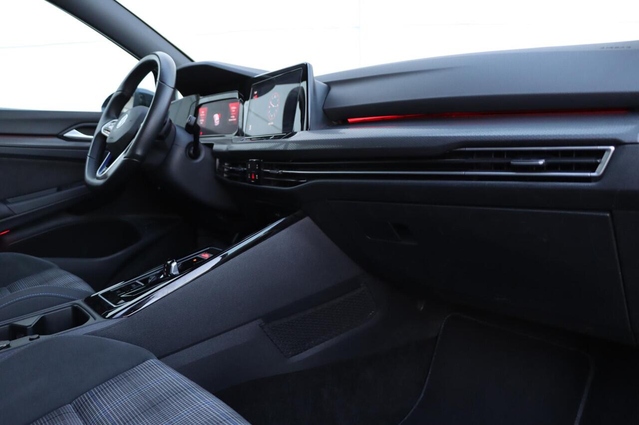 Volkswagen GOLF 1.4 TSI eHybrid 245pk DSG6 | Trekhaak | Voor+Achterstoelverwarming | Stuurverwarming | Camera