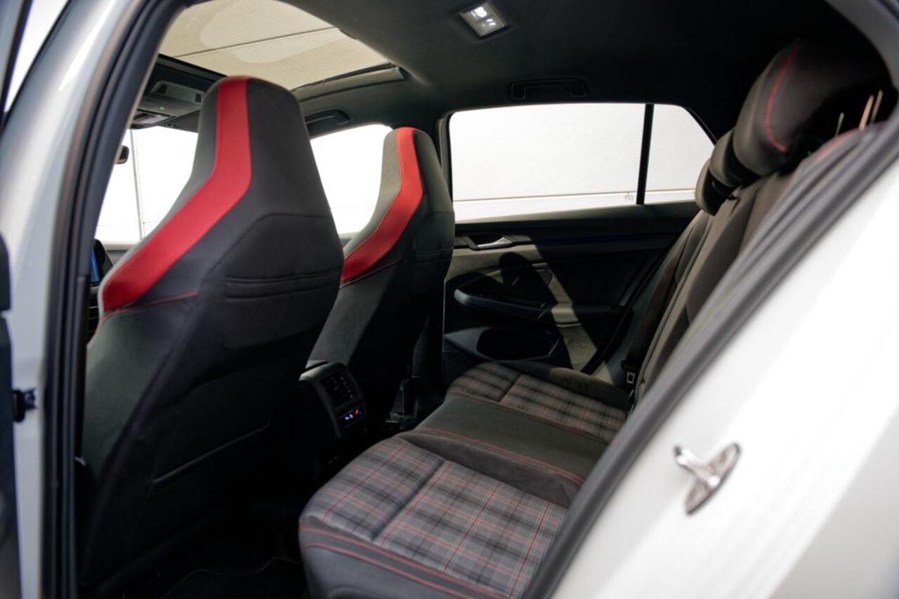 Volkswagen GOLF 2.0 TSI GTI Panoramadak, H/K geluidsinstallatie, Camera, enz