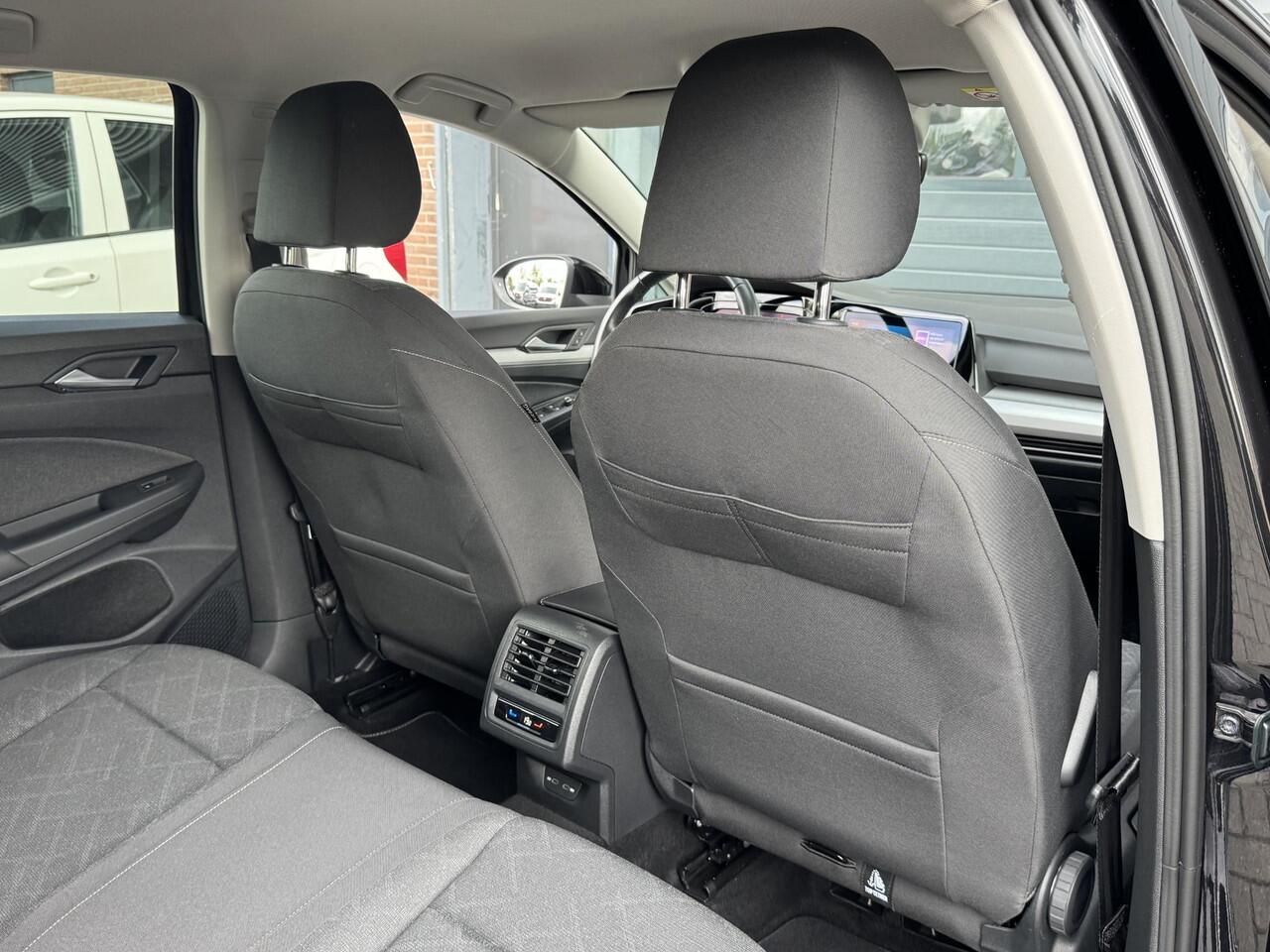 Volkswagen GOLF 1.0 TSI LIFE I ADAPTIVE CRUISE CONTROL I APPLE CARPLAY I CLIMATE CONTROL I 17" LICHT METALEN VELGEN