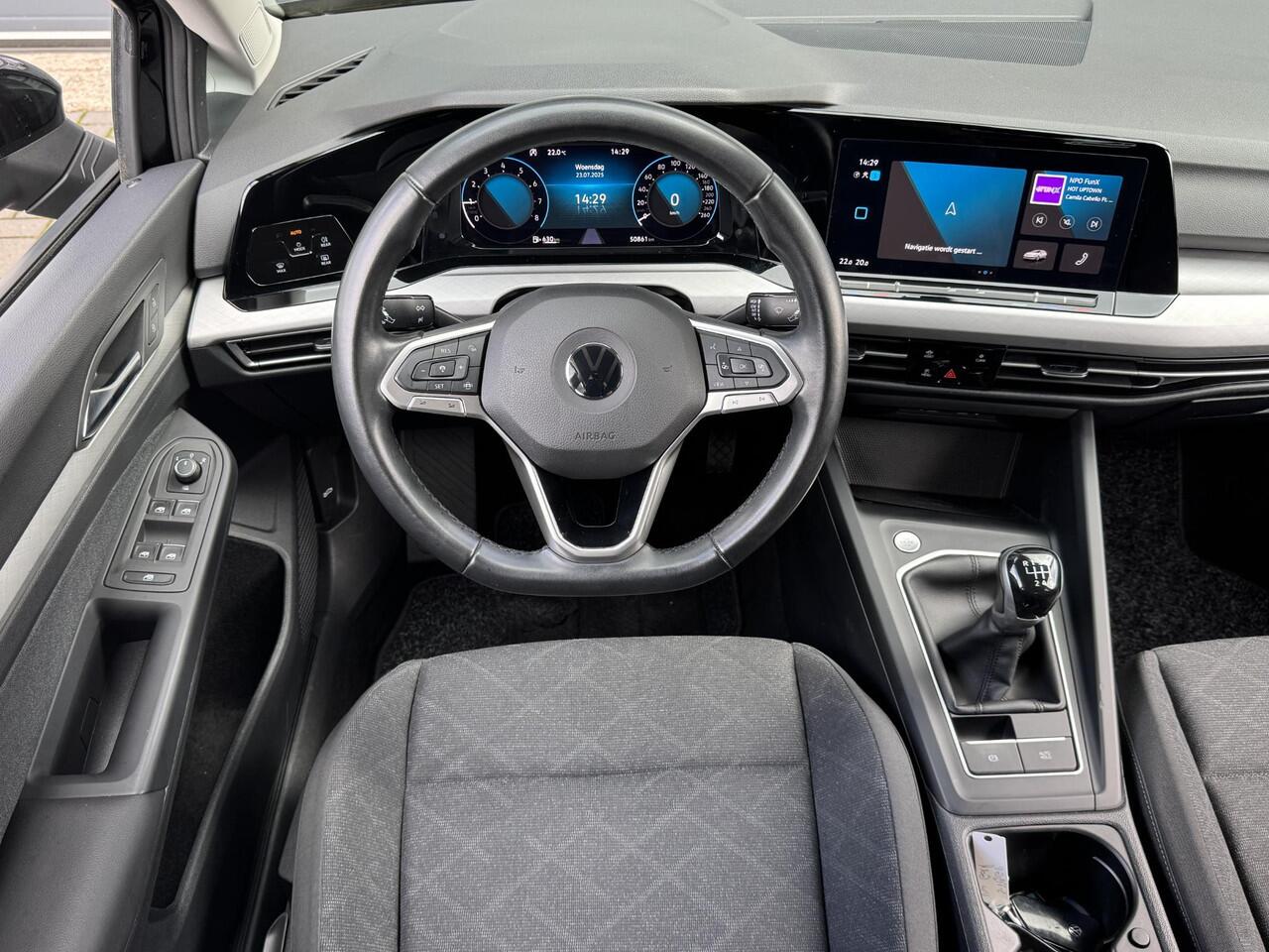 Volkswagen GOLF 1.0 TSI LIFE I ADAPTIVE CRUISE CONTROL I APPLE CARPLAY I CLIMATE CONTROL I 17" LICHT METALEN VELGEN