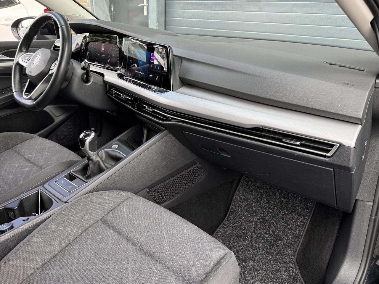 Volkswagen GOLF 1.0 TSI LIFE I ADAPTIVE CRUISE CONTROL I APPLE CARPLAY I CLIMATE CONTROL I 17" LICHT METALEN VELGEN