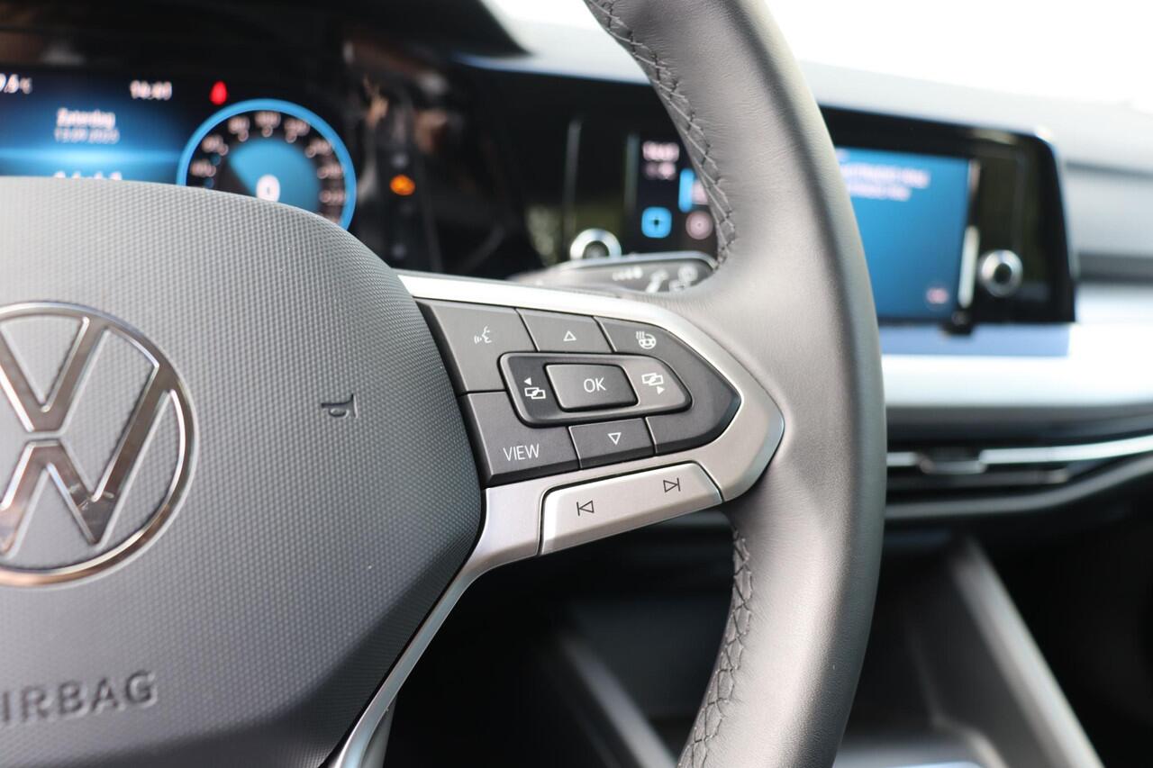 Volkswagen GOLF 1.0 eTSI Life Business