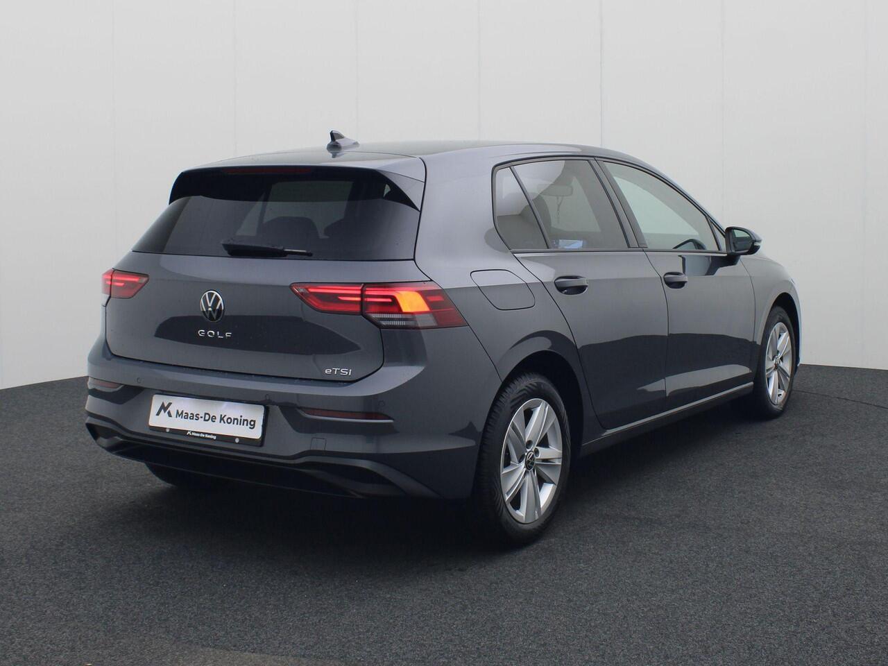 Volkswagen GOLF 1.0eTSI/110PK Life DSG · Navigatie · Apple/Android Car Play · Parkeersensoren · Garantie t/m 14-03-2027 of 100.000km