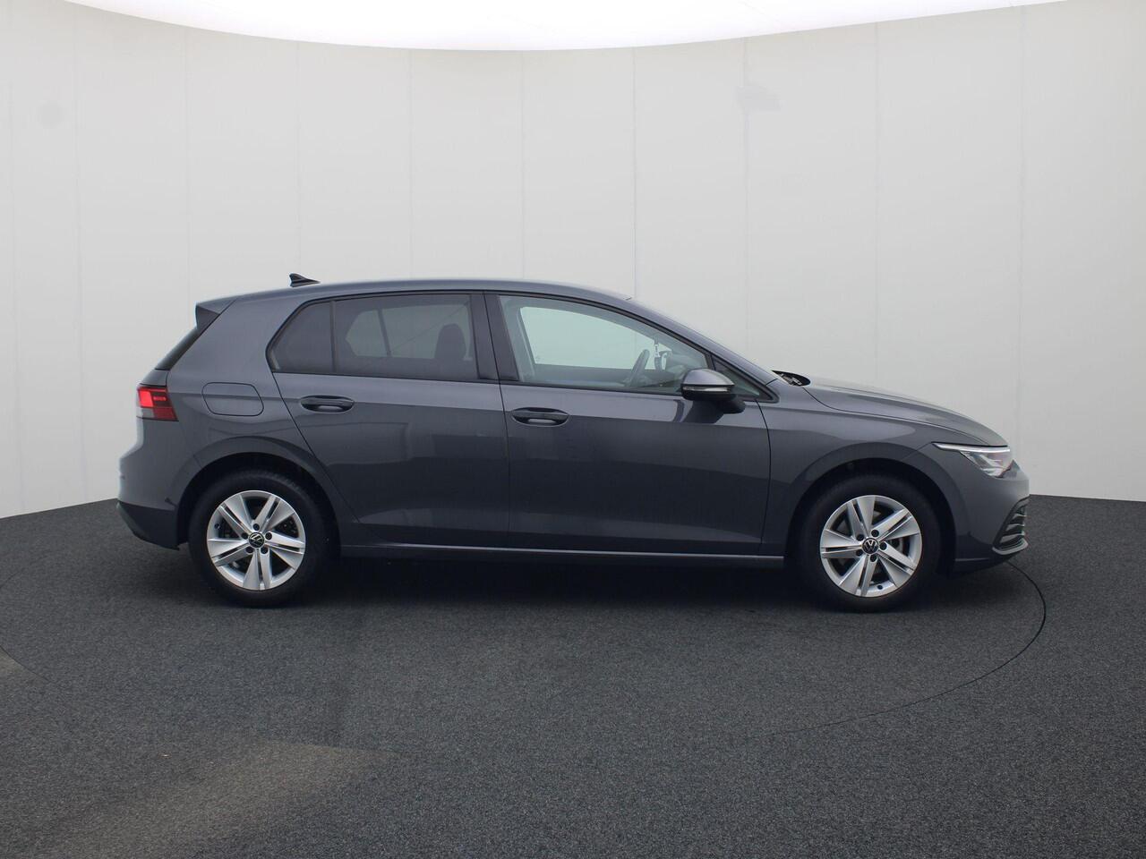 Volkswagen GOLF 1.0eTSI/110PK Life DSG · Navigatie · Apple/Android Car Play · Parkeersensoren · Garantie t/m 14-03-2027 of 100.000km