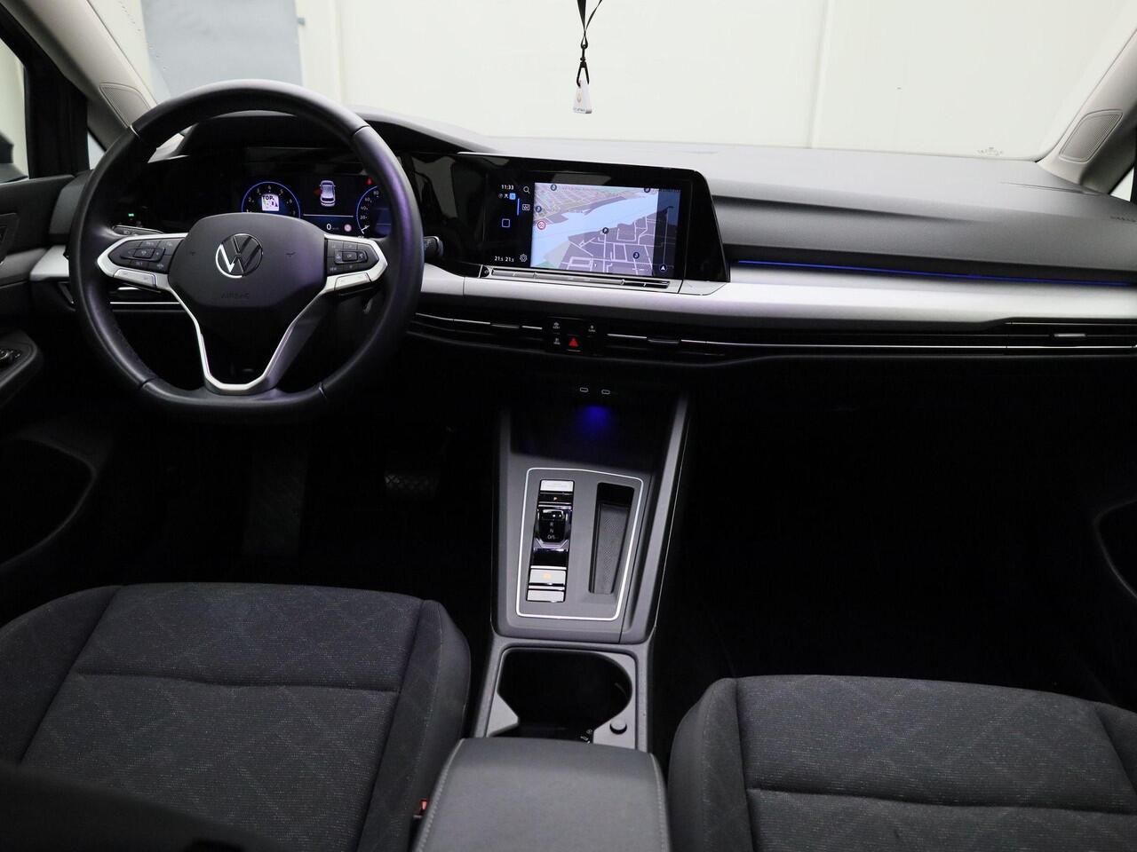 Volkswagen GOLF 1.0eTSI/110PK Life DSG · Navigatie · Apple/Android Car Play · Parkeersensoren · Garantie t/m 14-03-2027 of 100.000km