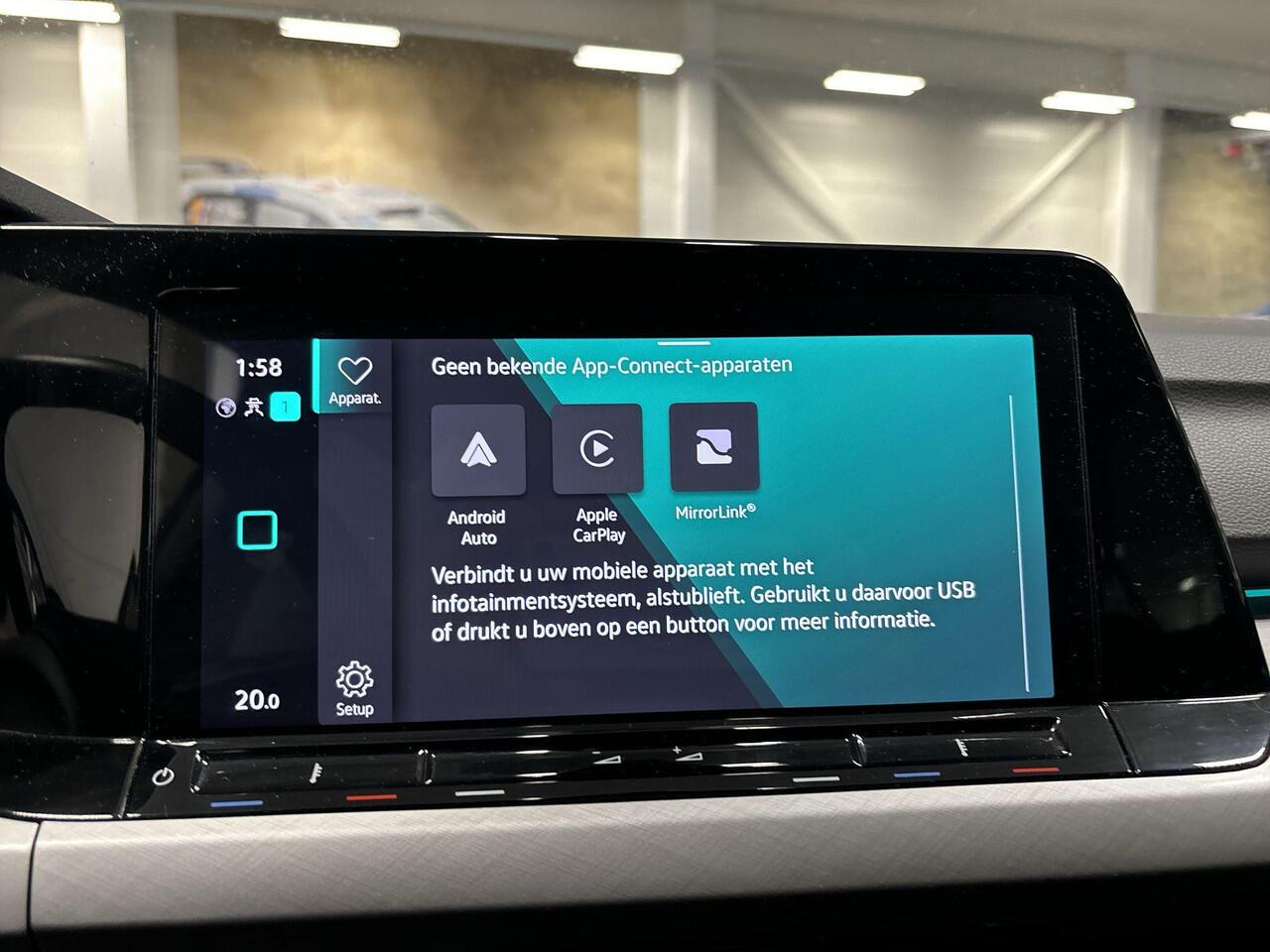 Volkswagen GOLF 1.0 TSI 110pk Life · Apple/Android Car Play · Navigatie · P-Sensoren · Sfeerverlichting · Getint Glas · 16'' Inch · Garantie t/m 03-07-2027 of 100.000km