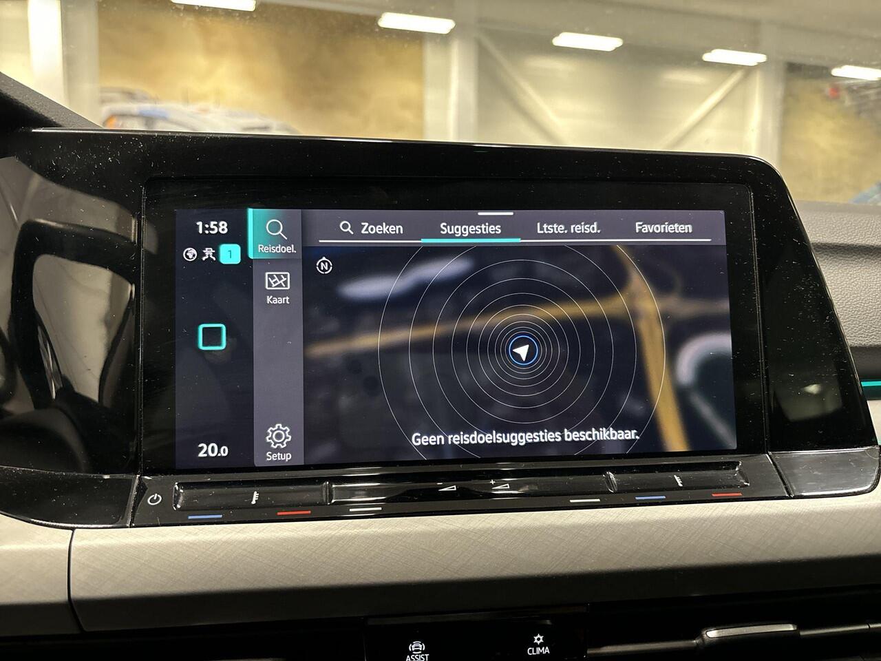 Volkswagen GOLF 1.0 TSI 110pk Life · Apple/Android Car Play · Navigatie · P-Sensoren · Sfeerverlichting · Getint Glas · 16'' Inch · Garantie t/m 03-07-2027 of 100.000km