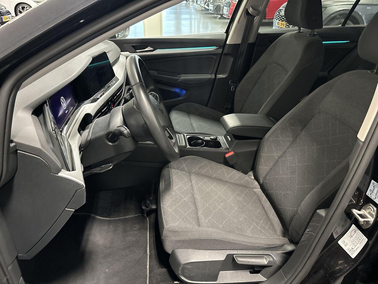 Volkswagen GOLF 1.0 TSI 110pk Life · Apple/Android Car Play · Navigatie · P-Sensoren · Sfeerverlichting · Getint Glas · 16'' Inch · Garantie t/m 03-07-2027 of 100.000km