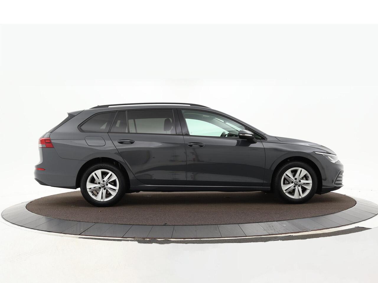 Volkswagen GOLF Variant 1.0 TSI 110pk Life · Camera · Elek. Trekhaak · Apple/Android Car Play · Navigatie · P-sensoren · 16'' Inch · Garantie t/m 08-05-2027 of 100.000km