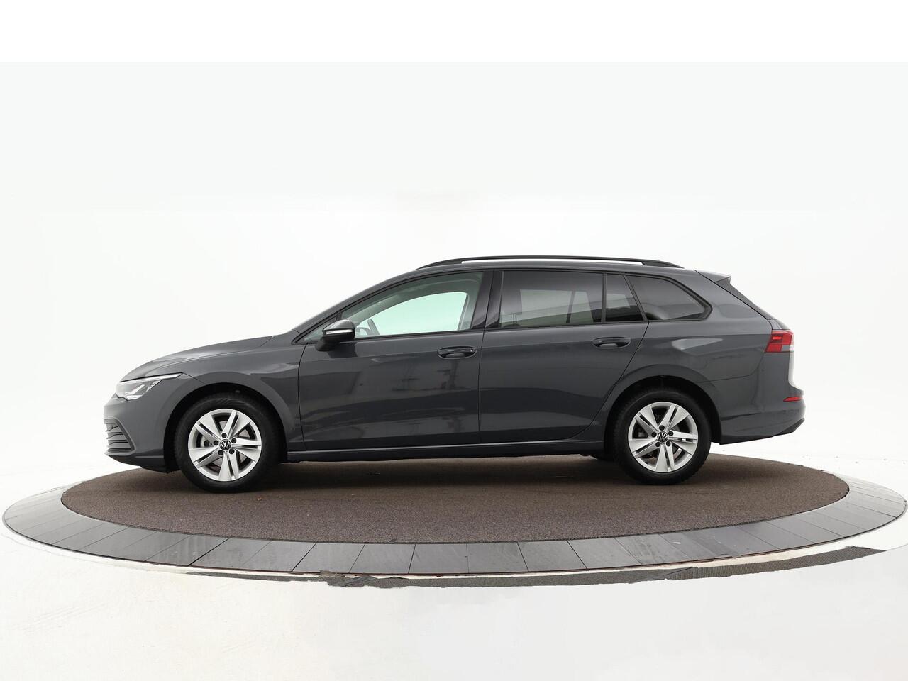 Volkswagen GOLF Variant 1.0 TSI 110pk Life · Camera · Elek. Trekhaak · Apple/Android Car Play · Navigatie · P-sensoren · 16'' Inch · Garantie t/m 08-05-2027 of 100.000km