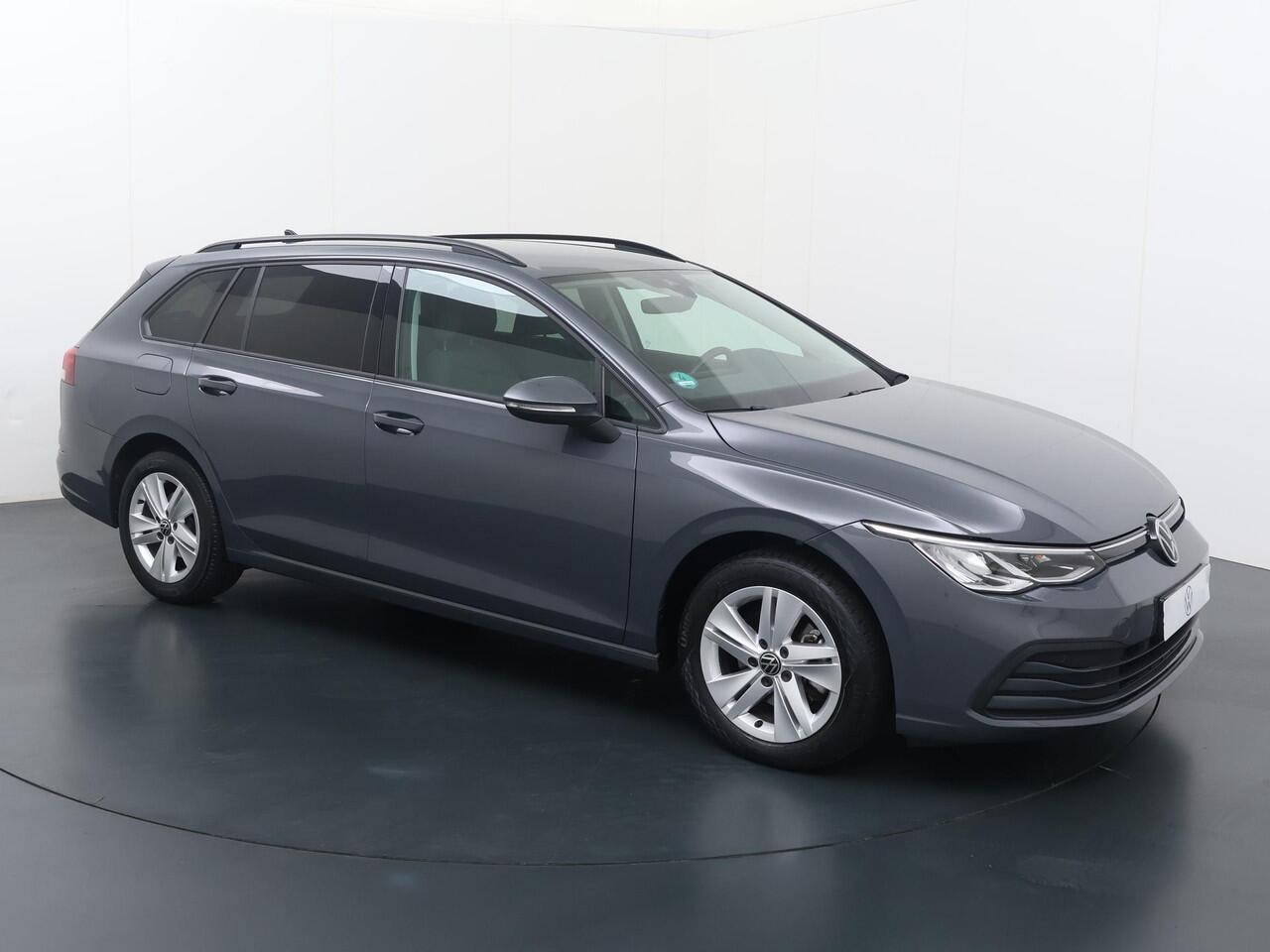 Volkswagen GOLF Variant 1.0 eTSI Life | 110 PK | Automaat | Trekhaak | Achteruitrijcamera |